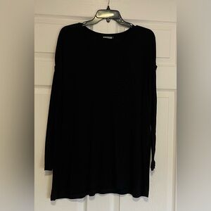 CRISTIN ITALIA Black Casual Relaxed Fit Long Sleeve Top Teeshirt . Size Medium.
